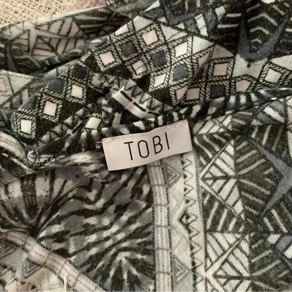 Tobi black and white halter top - Picture 5 of 6